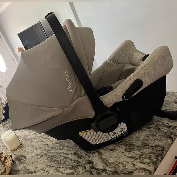 Nuna mixx next urbn Car seat no base needed - Picture 1 of 7